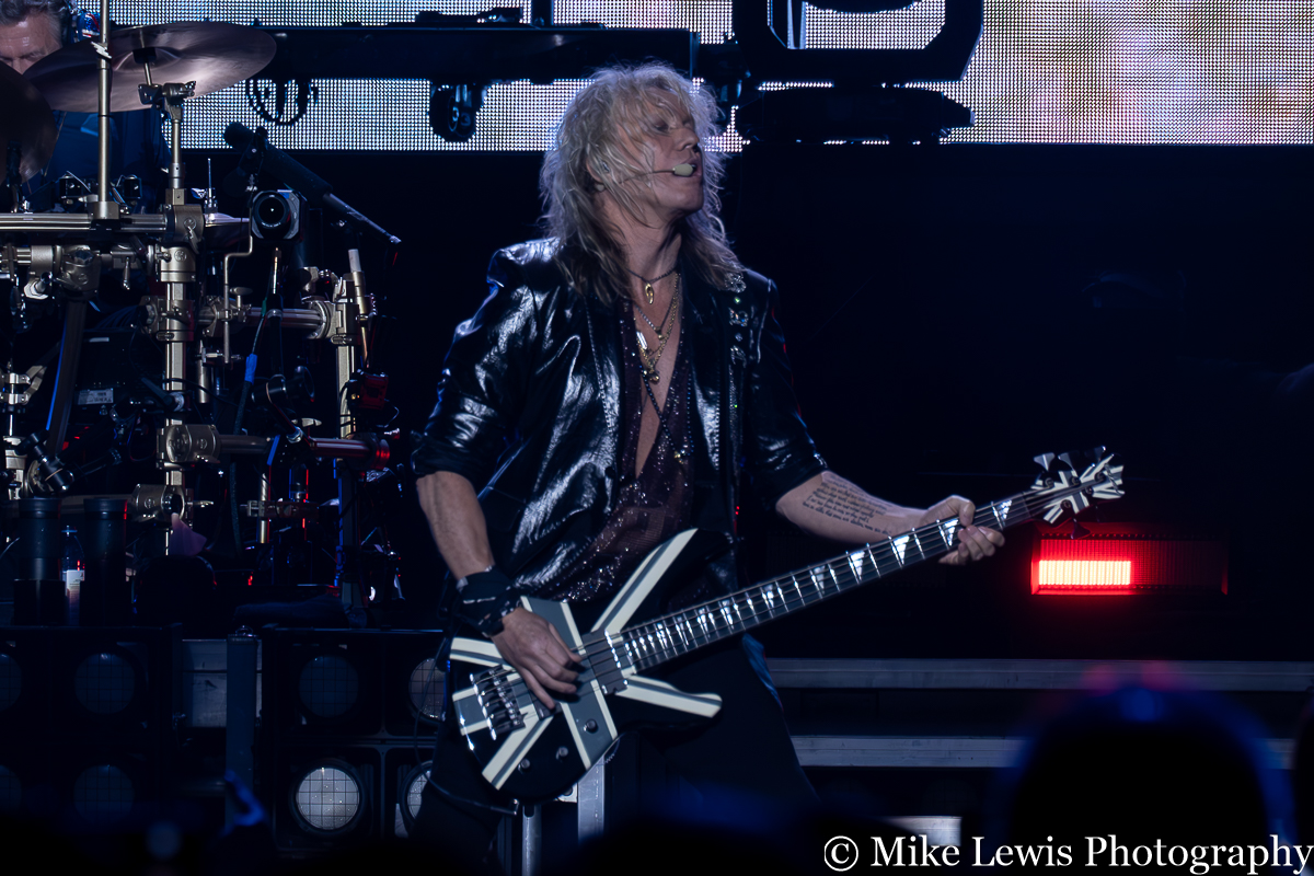 Def Leppard and Journey at the Moda Center on 09/02/2024 Photos