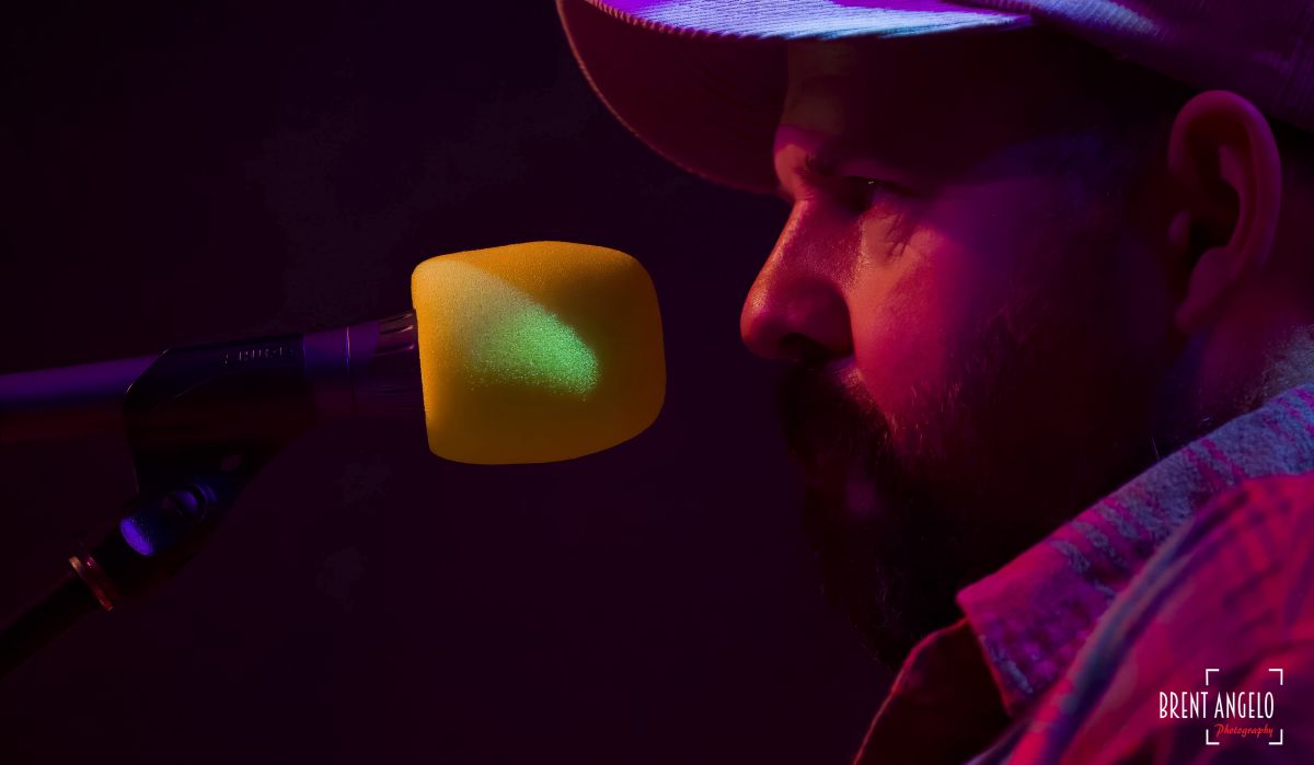 Donovan Woods with Isabel Pless at Holocene in Portland, OR 05/05/23 ...