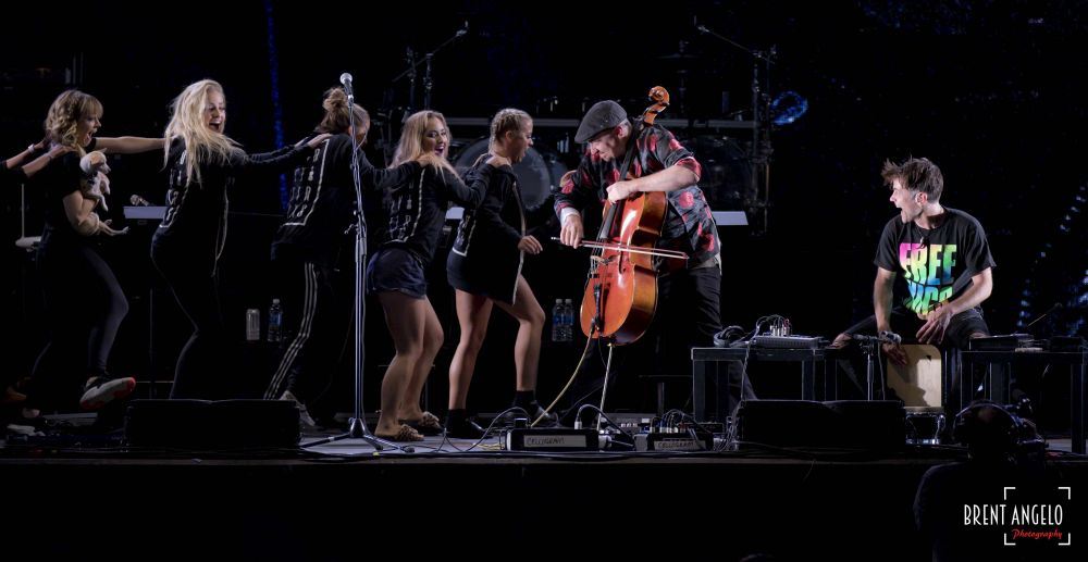 Lindsey Sterling With Evanescence And Cellogram At Sunight Supply Amphitheater On 9 08 18 Photos All about anna — cellogram feat. sunight supply amphitheater