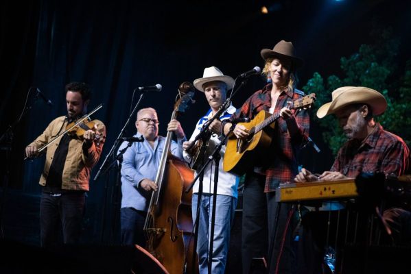 Caleb Kalder & Reeb Willms Band
photo Erin Kiernan Photography