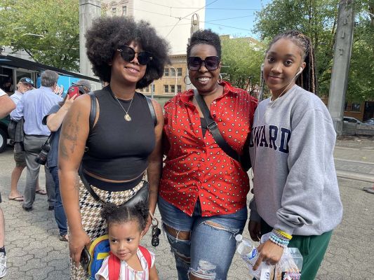 Janice Scoggins daughters and granddaughters: Nafisaria Matthews, Arietta Ward, Nova (baby), Godyss (big baby
photo Diane Russell