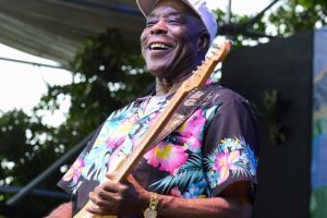 Buddy Guy at the 2015 Waterfront Blues Festival / Photo by Anthony Piidgeon