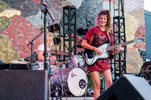 The Hinds, all the way from Spain.