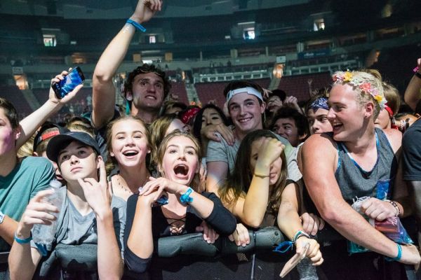 For the DJ shows, the best photos are always of the crowd!