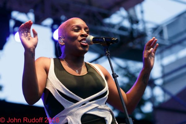 Liv Warfield and the Special Hornz